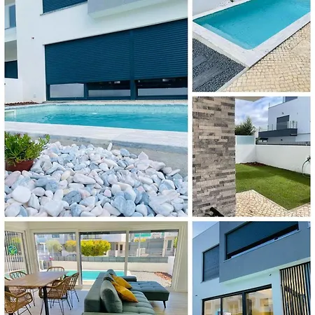 Ferienhaus T3 Piscina Livingroom Charneca Da Caparica Braga